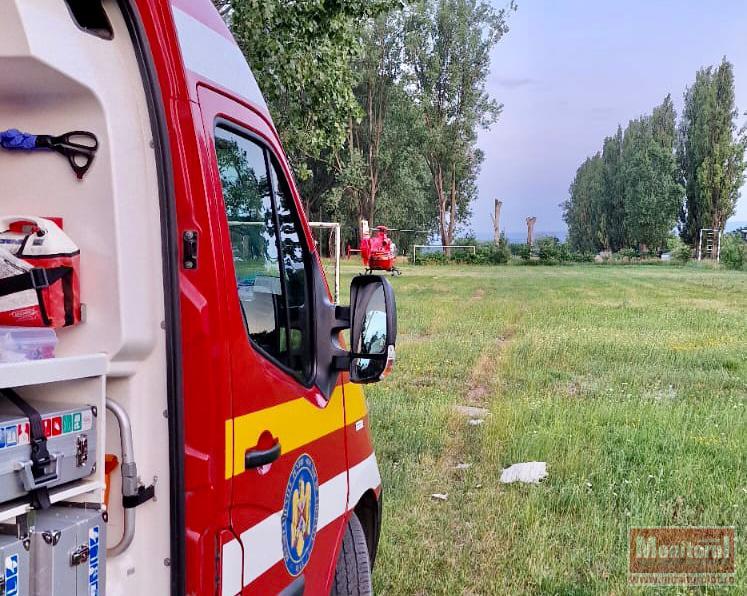 Elicopter chemat la Botoşani pentru un bărbat cu infarct (video)