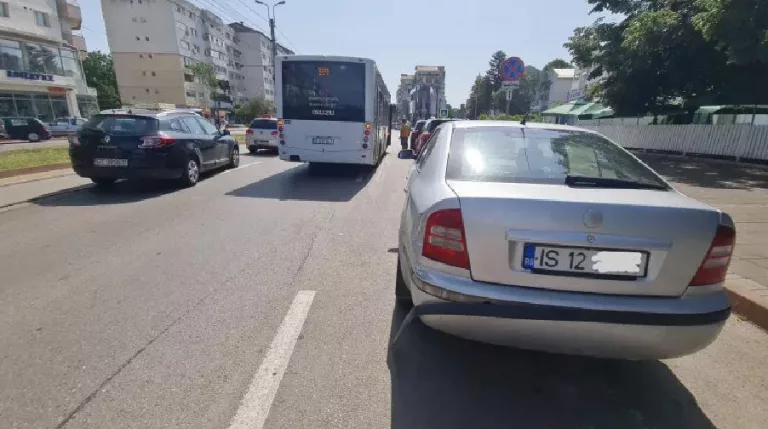 Autobuz Eltrans plin de călători, implicat într-un accident pe Calea Naţională (video)