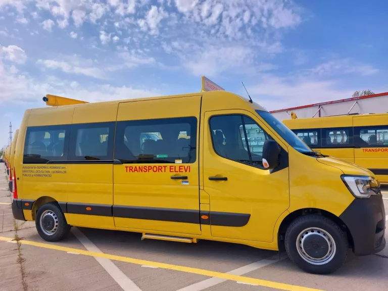 Microbuze școlare pentru elevii din comunele județului