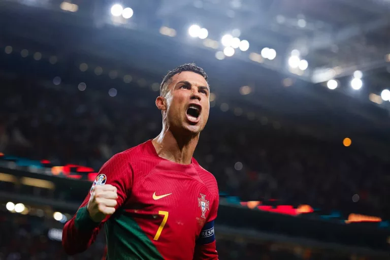 Cristiano Ronaldo devine primul jucător care s-a calificat la un al şaselea campionat european