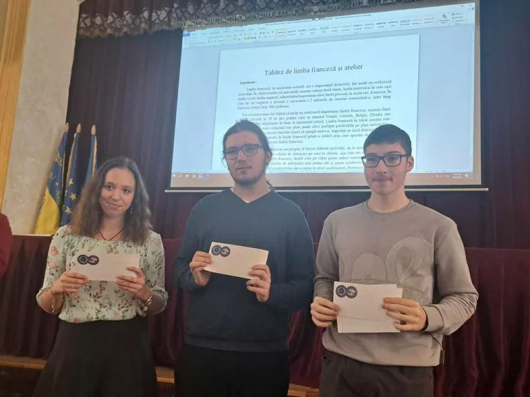 Tineri antreprenori francofoni premiați la Laurian