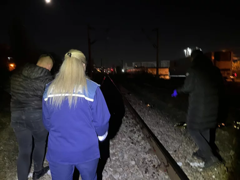 Bărbat lovit mortal de trenul Iaşi-Dorohoi (video)