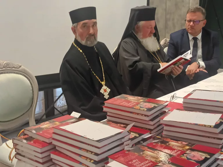 Un îndrăgit preot botoșănean a devenit Cetățean de Onoare al Municipiului (video)