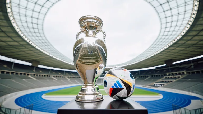 „Fussballliebe”- „dragoste pentru fotbal”, mingea cu care se va juca la EURO 2024, prezentată de UEFA