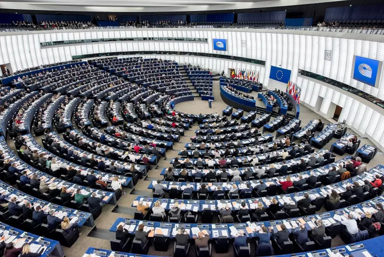 UE vrea să simplifice votarea deciziilor