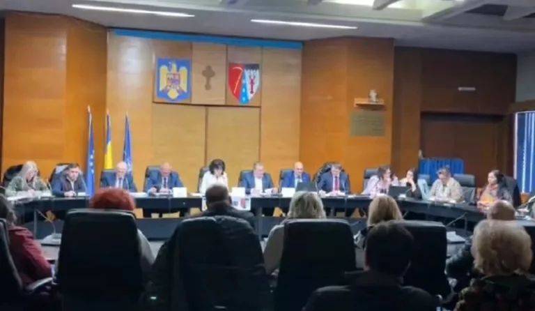 Scandal la ședința CJ. Nova ApaServ subiect de dispută și critici aprinse. USR cere demiterea conducerii (video)