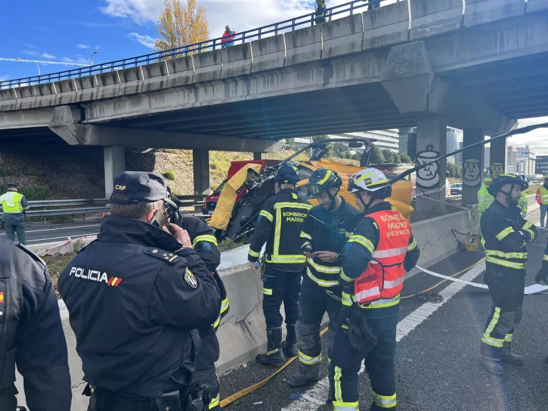 Elicopter prăbușit pe o autostradă din Madrid. Cum s-a evitat o tragedie majoră