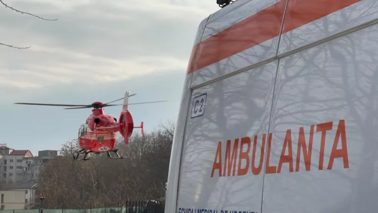Elicopterul SMURD chemat pentru un pacient în stare gravă (VIDEO)