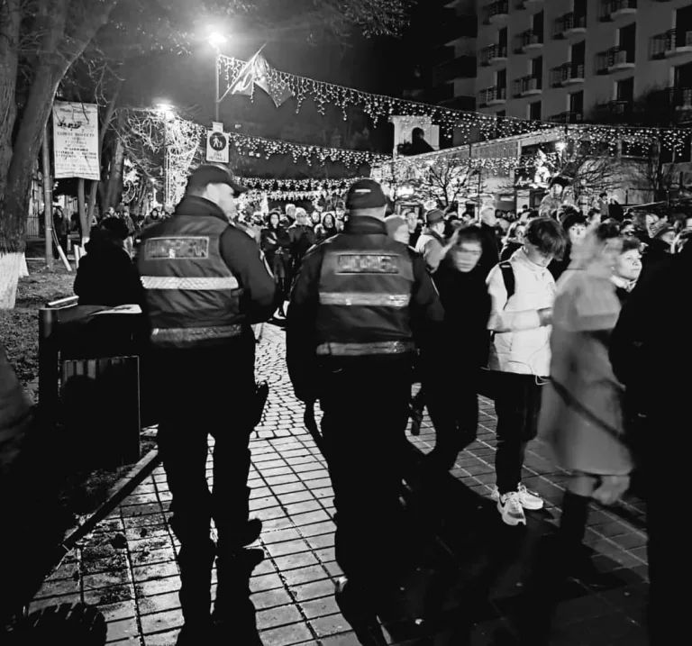 Petreceri de Revelion vegheate de jandarmi. Circulație restricționată pe o stradă din municipiu
