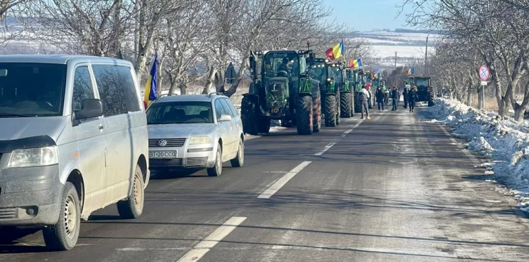 Fermierii botoșăneni blochează Vama Stânca pentru a treia zi la rând (VIDEO)