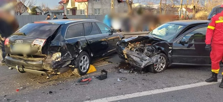 Trei tineri din Botoșani, implicați într-un accident produs în județul vecin