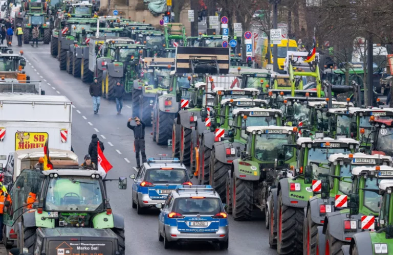Extrema dreaptă germană vrea să facă revoluţie din protestul fermierilor