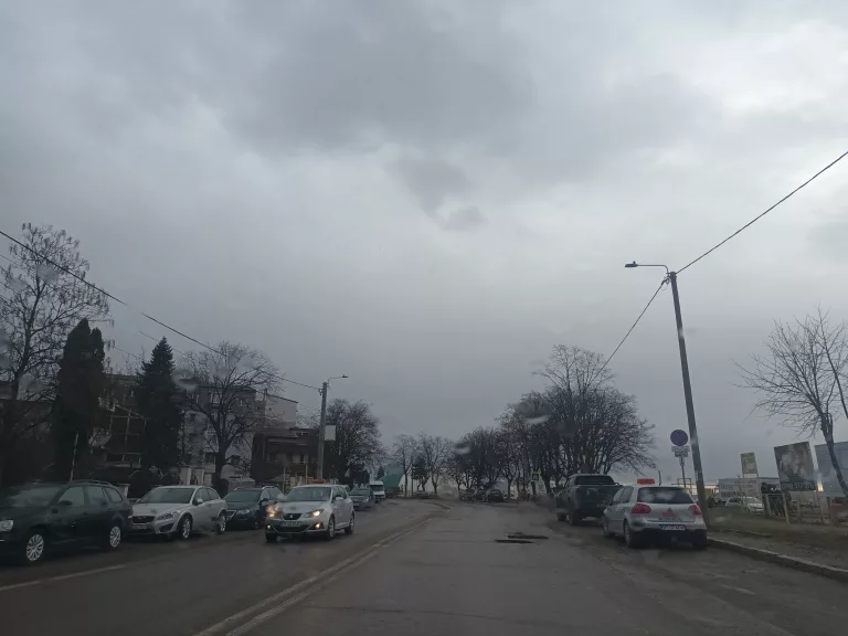 Străzile municipiului arată ca după „bombardament”. Ce spune primarul (video)