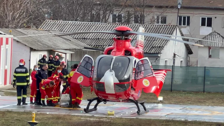 Bebeluş dus cu elicopterul la Iaşi de două ori în doar 18 zile (video)