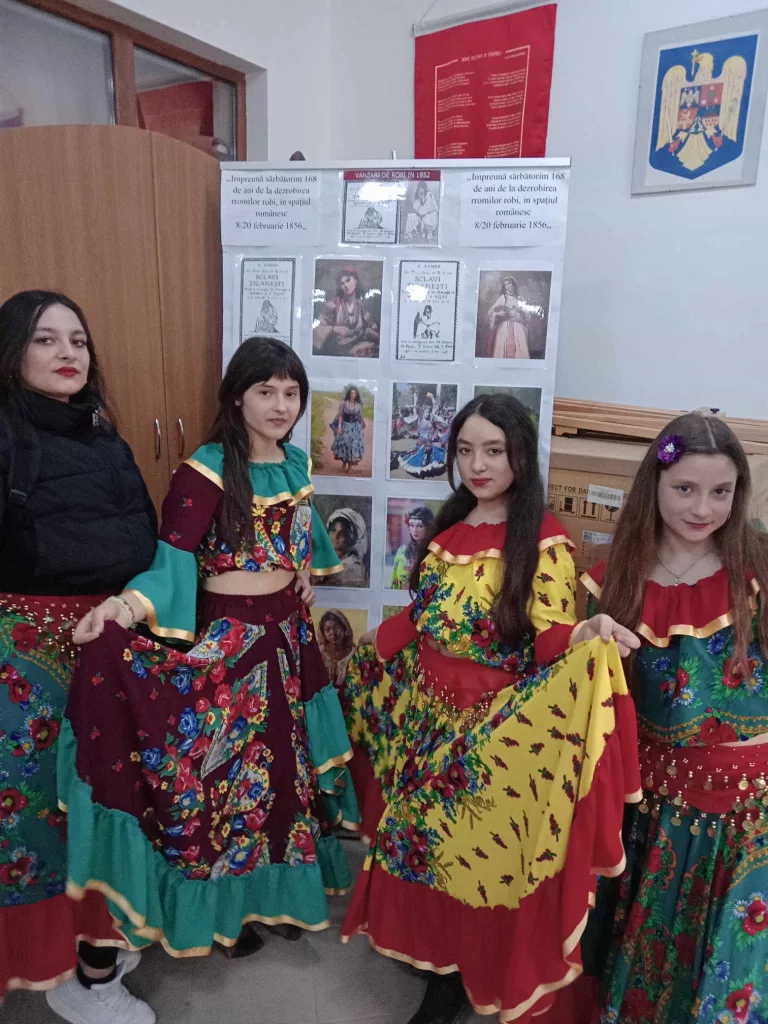 Ziua Dezrobirii romilor, marcată de elevii din Albești