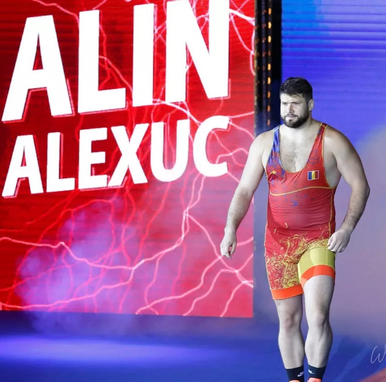Gladiatorul Alin Alexuc va lupta în luna mai pentru calificarea la JO de la Paris