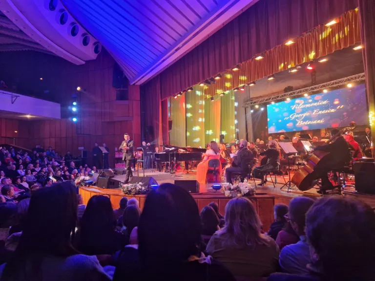 Concert dedicat femeilor desfăşurat cu sala plină la Botoşani