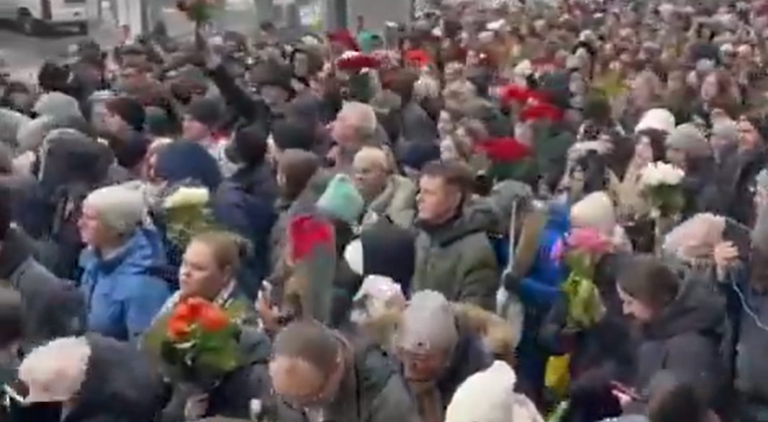 Presei ruse de stat i s-a interzis să publice relatări de la funeraliile lui Navalnîi