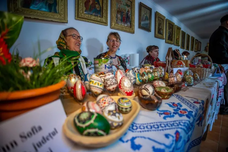 Sărbătoare și artă în culori la Festivalul de Ouă Încondeiate din Rogojești