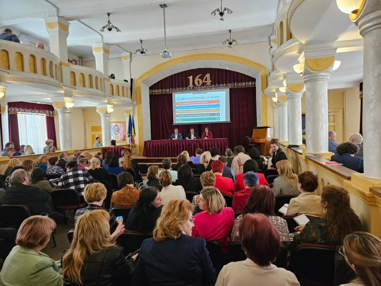 ISJ Botoșani a mobilizat directorii într-o ședință de lucru pentru îmbunătățirea performanțelor elevilor