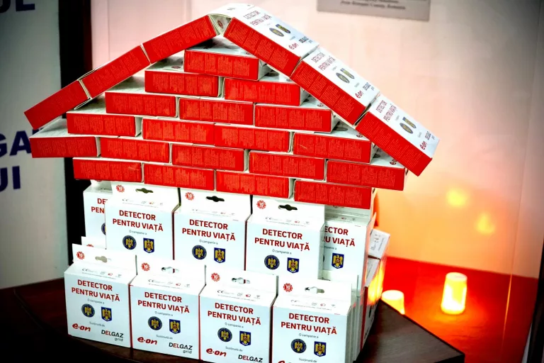 500 de detectoare de fum și monoxid de carbon instalate pentru locuințe mai sigure