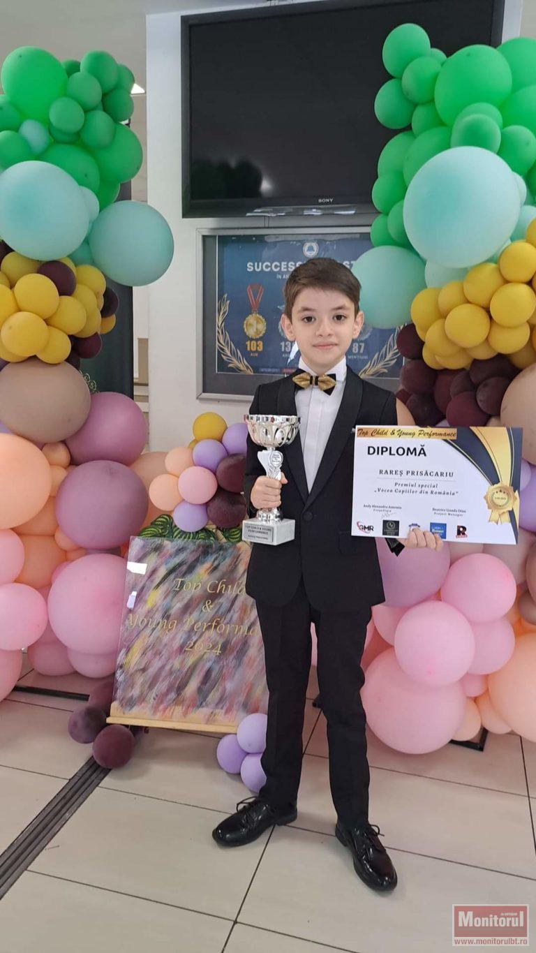 Rareș Prisacariu a câștigat Premiul special „Vocea copiilor din România”