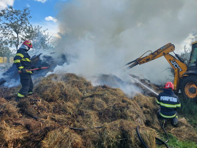 Incendiu violent într-o gospodărie din județ. Focul a făcut prăpăd (VIDEO)