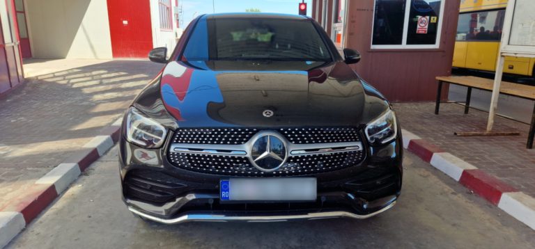 Mașină de lux confiscată la graniță. Un Mercedes căutat în Spania, găsit în Stânca