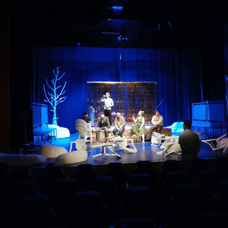 Reprezentanţii Teatrului Eminescu cer ajutorul botoşănenilor pentru un nou spectacol. De ce au nevoie