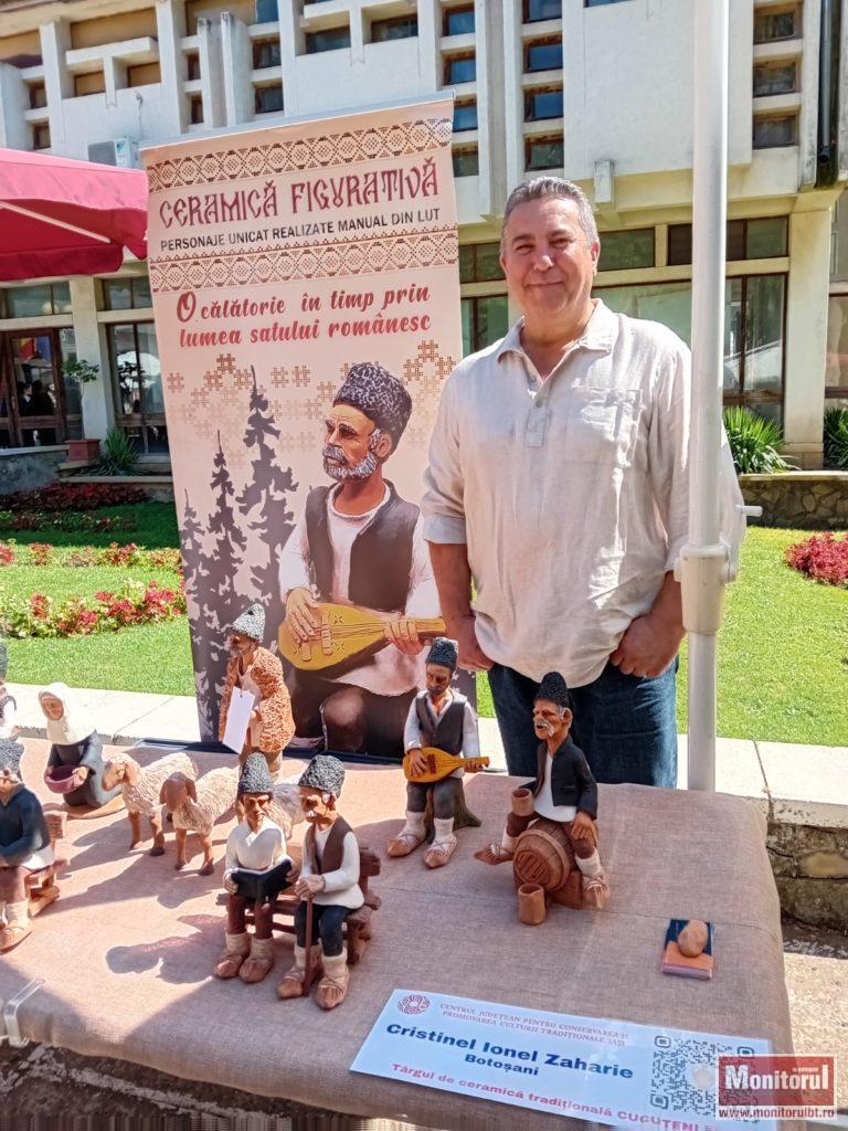 Cristi Zaharie și figurinele sale de lut, atracția Târgului de Ceramică de la Iași