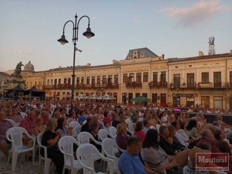 Centru Istoric reanimat cu muzică. Peste 2000 de oameni au participat la concert (VIDEO)