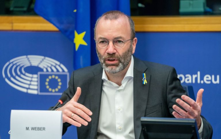 Manfred Weber a intrat în vizorul Laurei Codruţa Kovesi. Parchetul UE investighează PPE pentru acuzaţii de fraudă şi corupţie