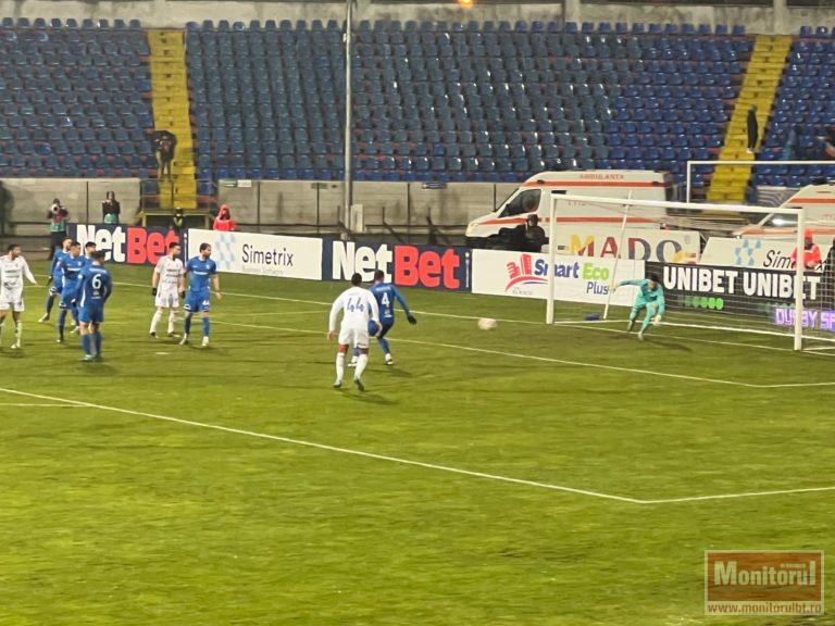 FC Botoșani – Farul. Spectacol fără goluri pe o vreme câinească (video)