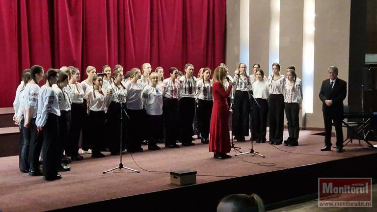 Concert caritabil organizat de elevii Liceului Pedagogic (VIDEO)