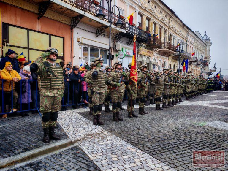 Ziua Națională marcată la Botoșani cu parade, ceremonii și fasole cu cârnați (VIDEO)