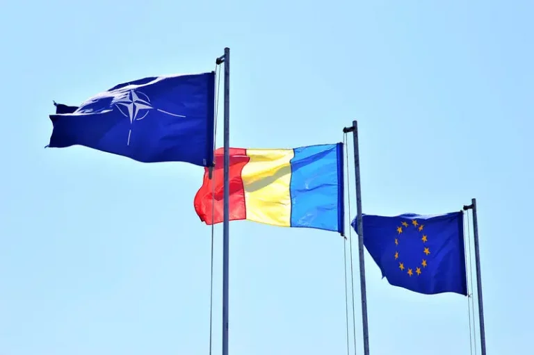 87,5 dintre români vor ca România să meargă către VEST – UE, SUA şi NATO