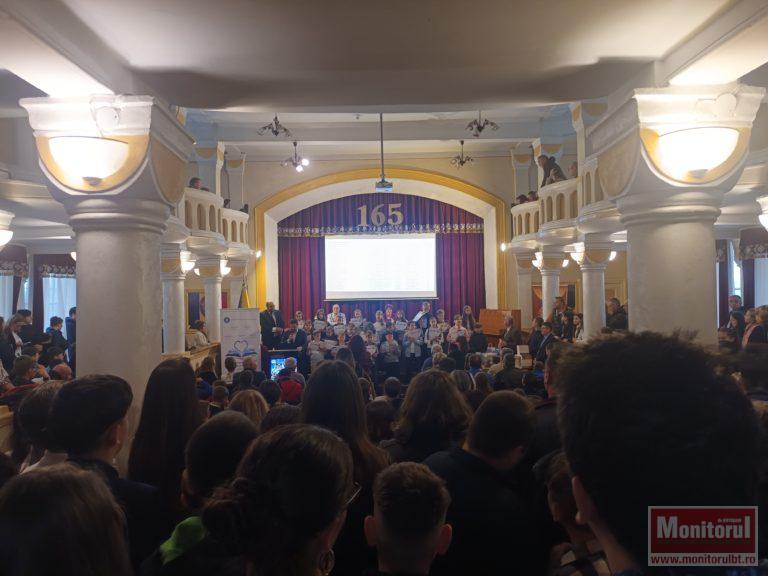 Tineri matematicieni din toată țara premiați la Botoșani (video)
