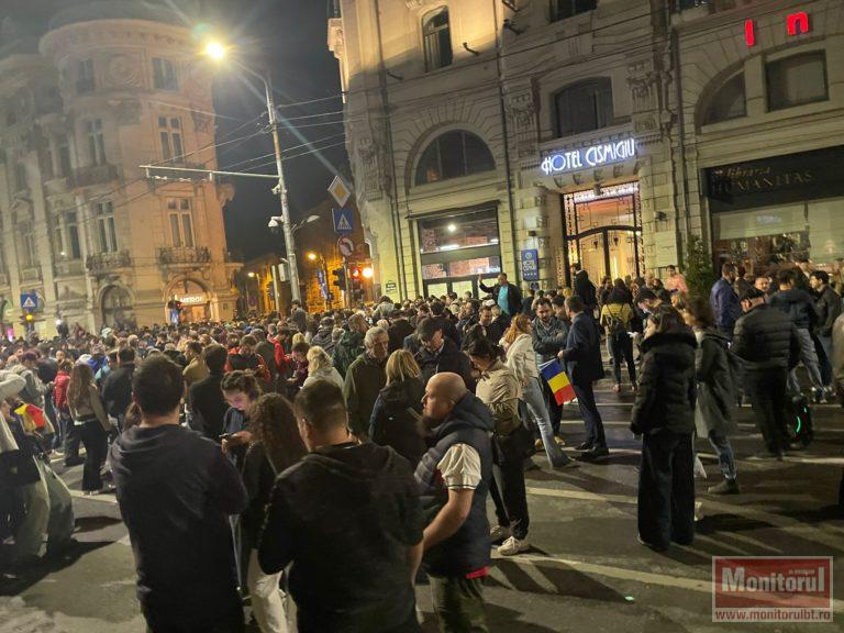 Mii de oameni la sediul de campanie al lui Nicușor Dan. „Avem președinte” (VIDEO)