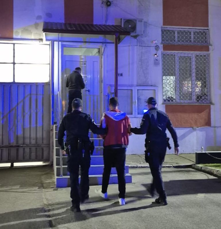 Traficant de droguri prins de jandarmi în centrul Botoșaniului (VIDEO)