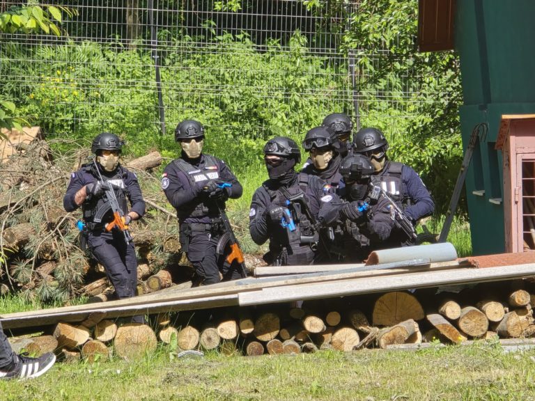 Forță, strategie și adrenalină. Jandarmii botoșăneni, în prima linie a celui mai spectaculos exercițiu tactic
