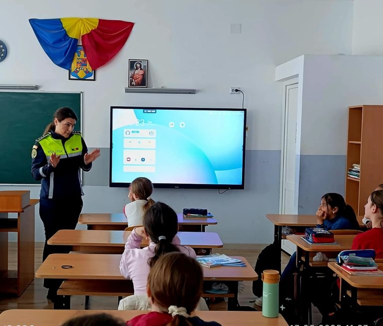 Tăcerea doare! Elevii din Lozna și Dersca învață să spună „NU” violenței