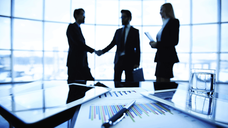 Cum să dezvolţi afaceri inteligente, evenimentul de business al primăverii la Botoşani
