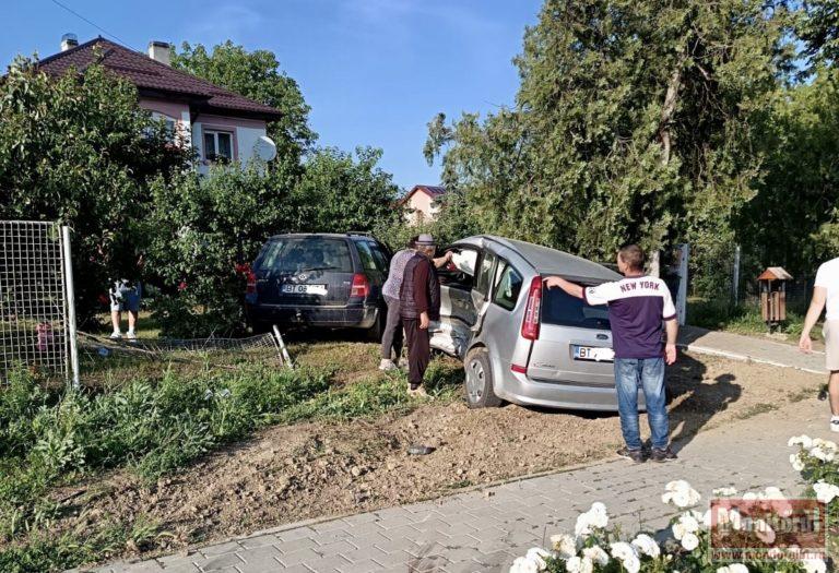 Accident cu un șofer încarcerat în curtea postului de poliție
