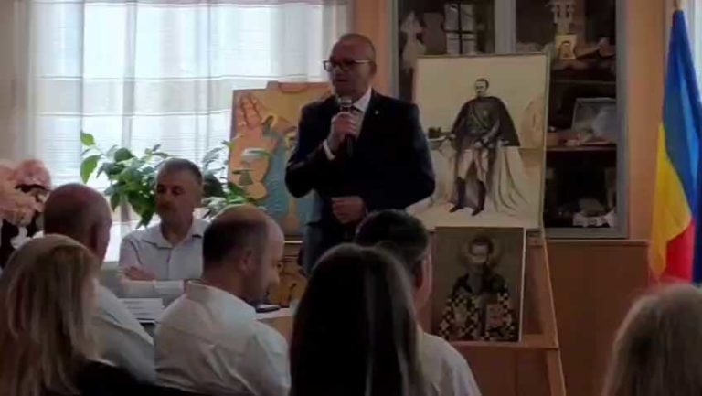 Cultura merge înainte cu vorbe de duh.