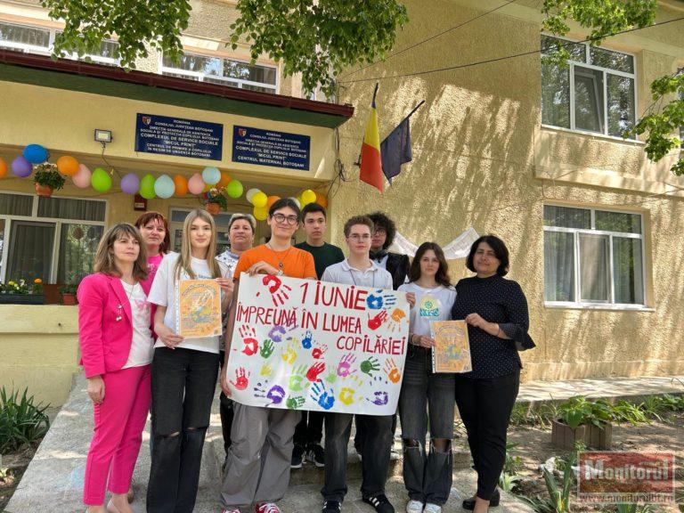 Elevii de la Laurian, voluntari pentru o zi: „Am dăruit nu doar cadouri, ci și timp și dragoste”