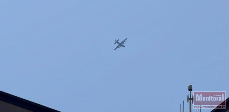 Botoșani survolat de o aeronavă militară (VIDEO)