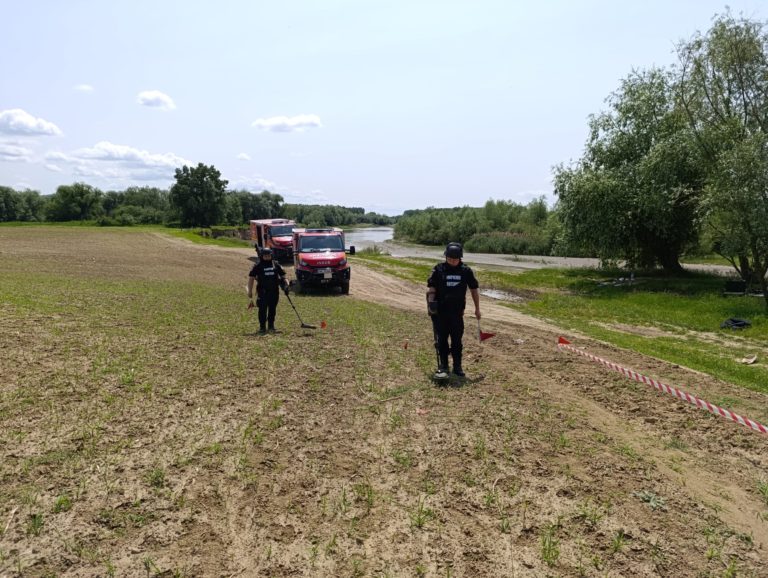 Antrenament cu exploziv. Pirotehnicienii din Botoșani și Suceava, pregătire în teren pentru misiuni de mare risc