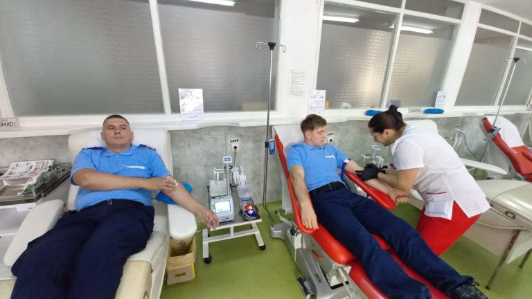 Jandarmii botoșăneni, gest nobil de Ziua Mondială a Donatorului de Sânge – „Donând sânge, dăruiești speranță”