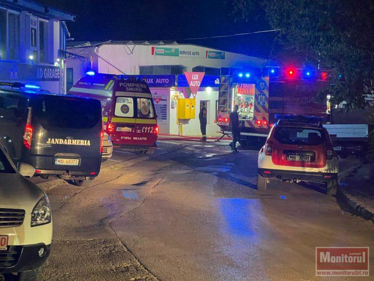 Incendiu la un service auto din Botoșani. Intervenție urgentă a pompierilor (VIDEO)