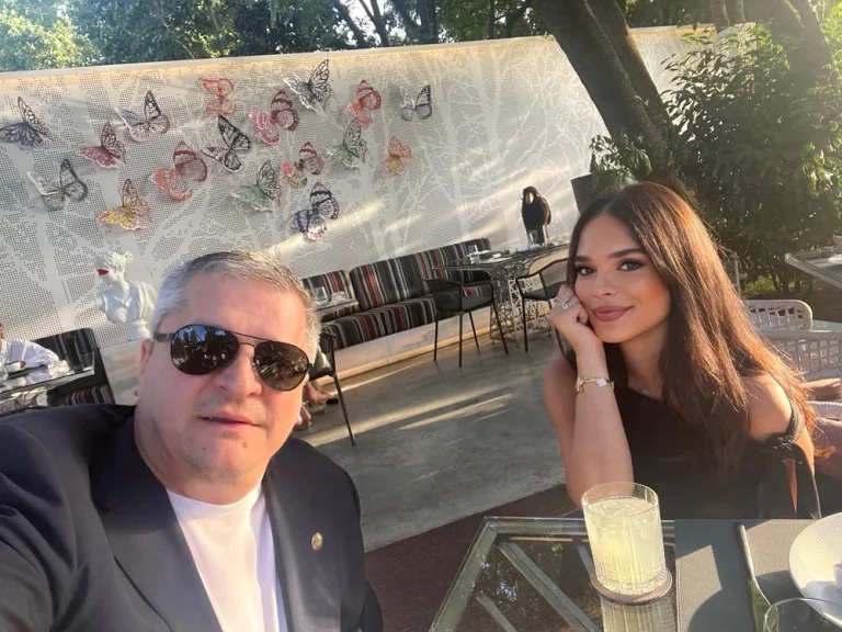 Fiica de politician ajunsă la Consulatul din New York după o lună de muncă, rechemată la post și înlăturată din MAE